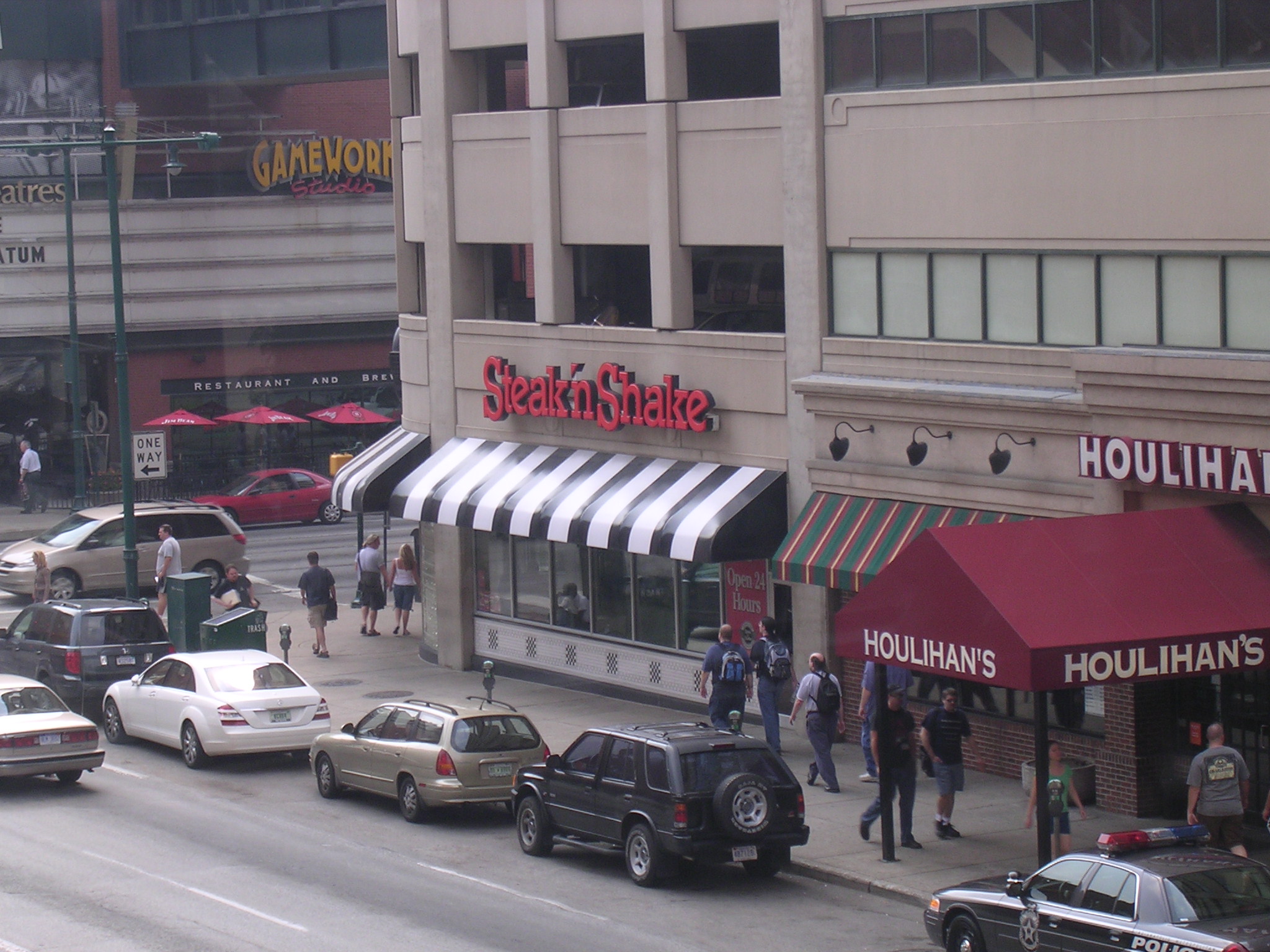 Steak 'n Shake frontage