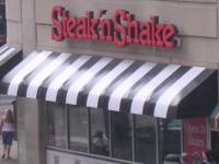 Front of Steak 'n Shake></a>
<p>Well, with my evening free, Eva and I head over to <a
href=