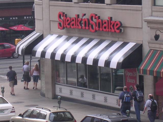 Steak 'n Shake frontage
